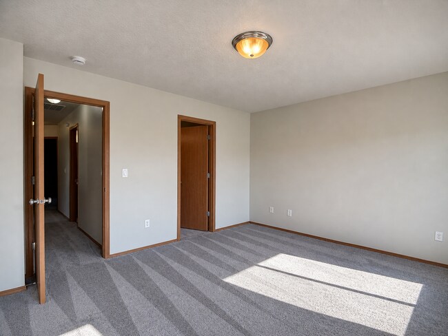 Building Photo - 4825 Northeast 124th Ct.