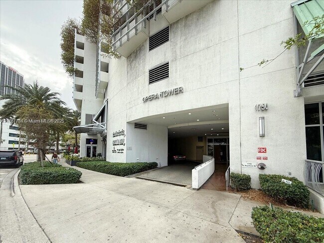 Building Photo - 1750 N Bayshore Dr