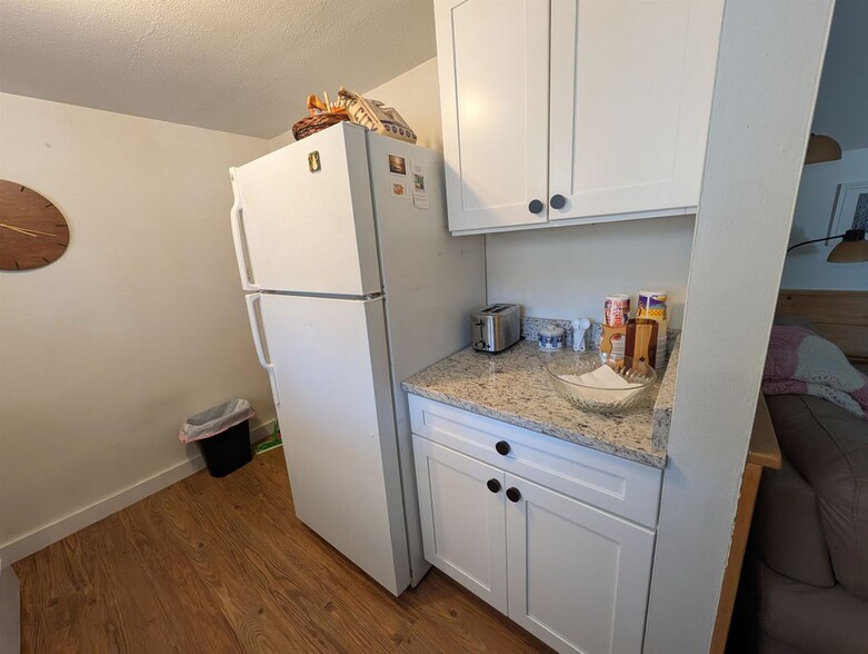 Building Photo - 73 Highland St