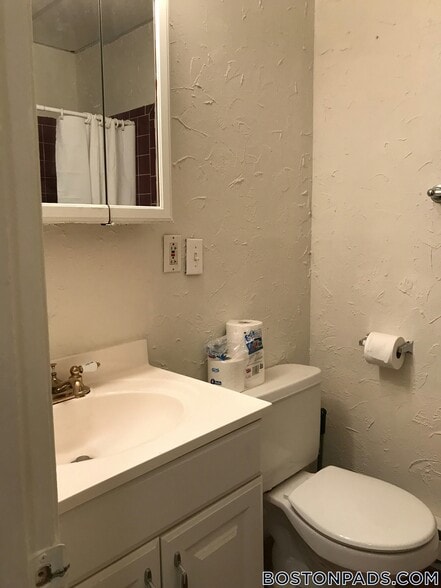 Building Photo - 896 Huntington Ave