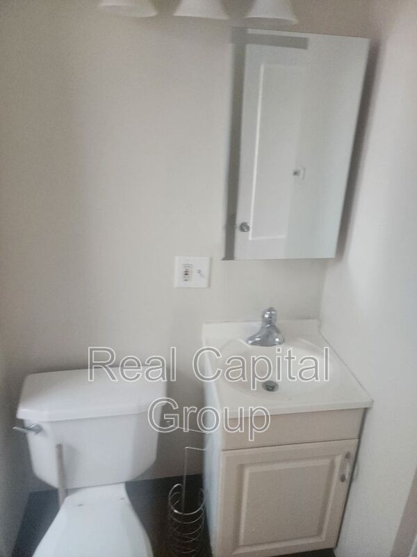 Building Photo - 245 Adams St