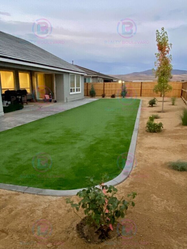 Building Photo - Welcome to your dream home, where modern elegance meets unparalleled convenience!