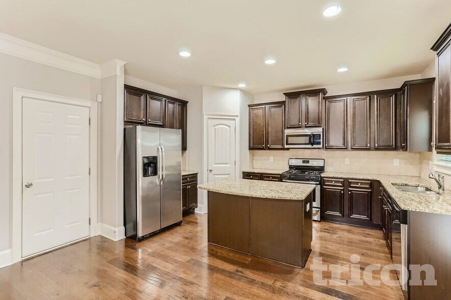 Building Photo - 37 Canyon View Dr