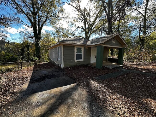 Primary Photo - 3 Bed 1 Bath in Atlanta!---Special offer: ...