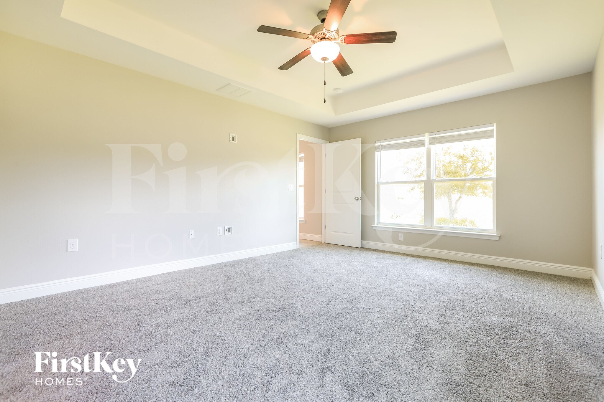 Building Photo - 282 Franca St