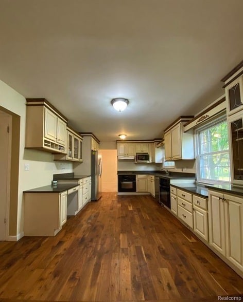 Building Photo - 2309 Cumberland Dr