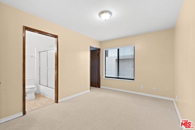 Building Photo - 26952 Garret Dr