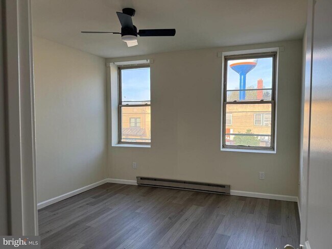 Building Photo - 21 N Main St