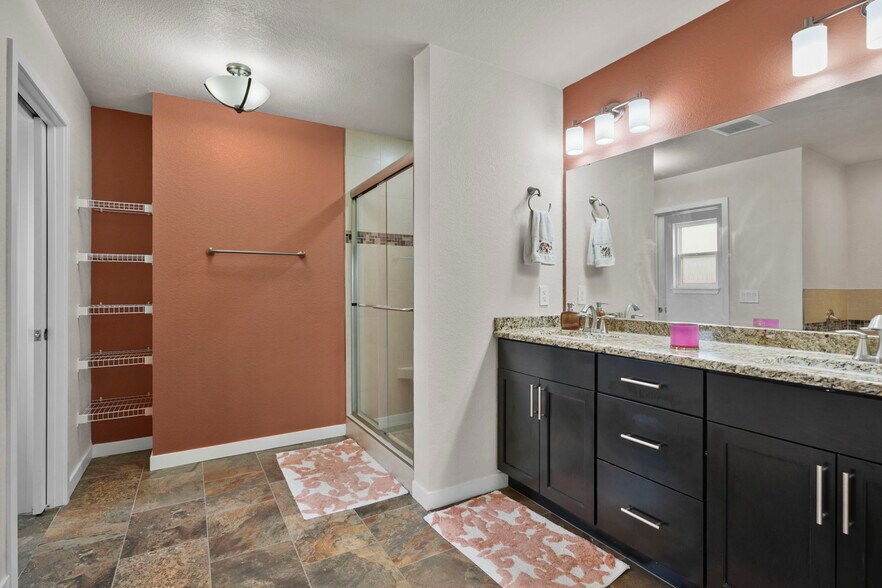 Master bath double vanity - 630 Big Stone Trl