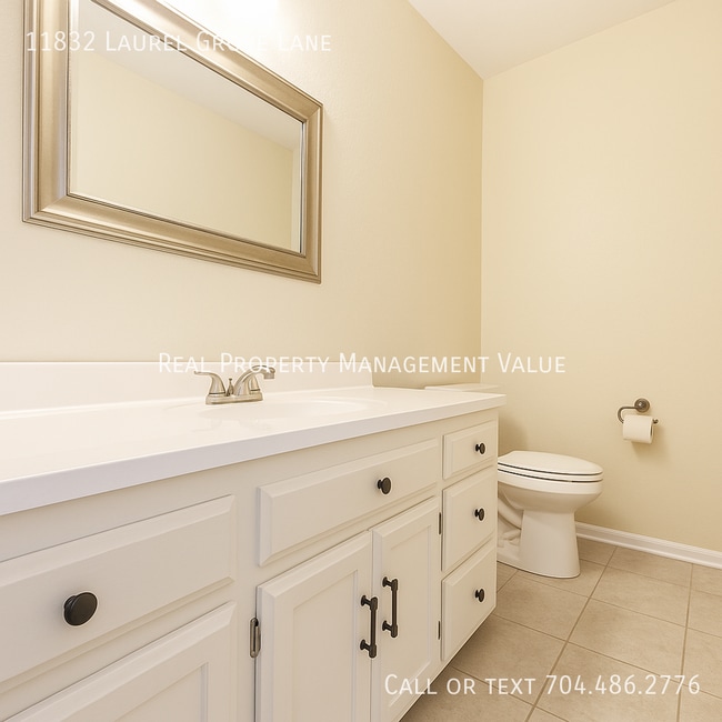 Building Photo - 11832 Laurel Grove Ln