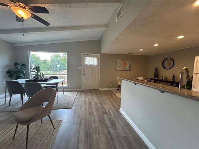 Building Photo - 6505 Arnold Dr