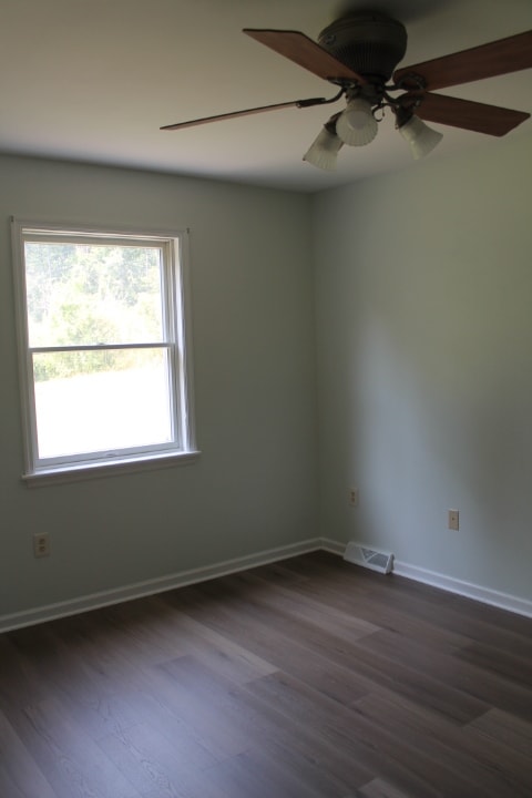 2nd BdRm - 553 Gordon Rd