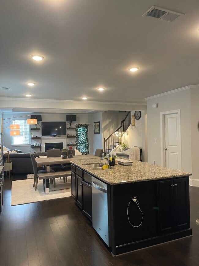 Building Photo - 1107 Bucknell Dr