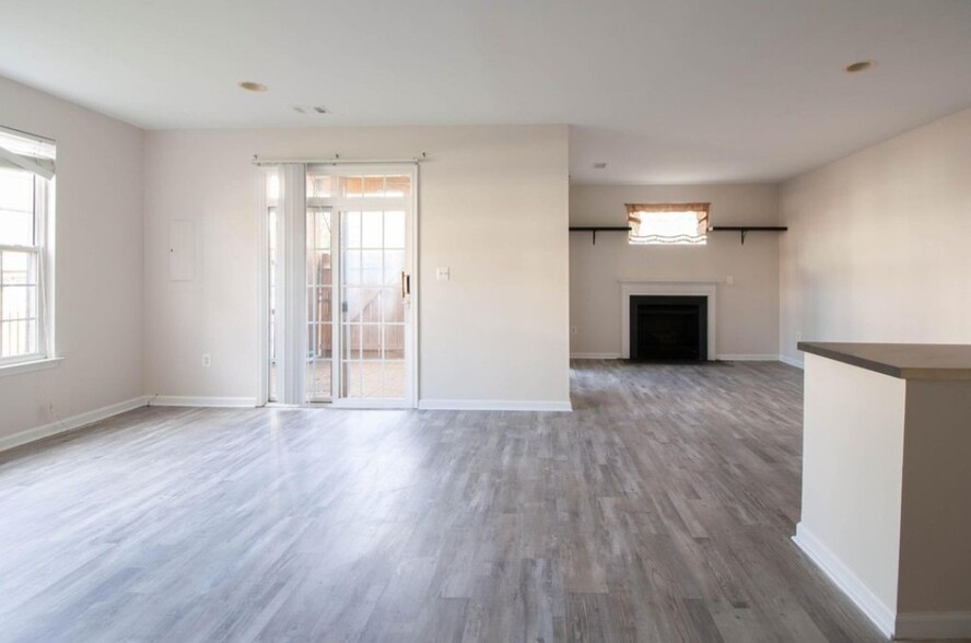 Building Photo - 12681 Heron Ridge Dr