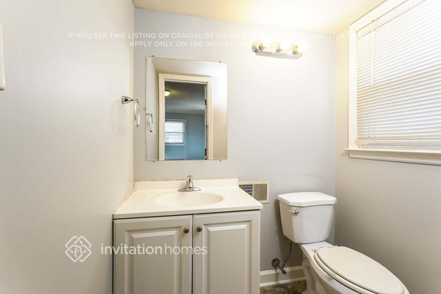 Building Photo - 3700 Whitfield Rd