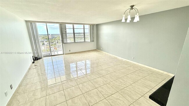 Building Photo - 2150 Sans Souci Blvd