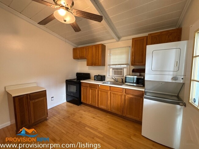 Building Photo - 7826 Bodkin View Dr