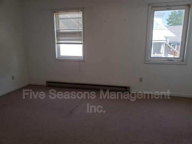 Building Photo - 68 S Willard St