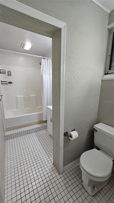 Building Photo - 1413 Warren Ave