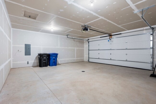 Building Photo - New Construction Home for Rent in Oshkosh, WI