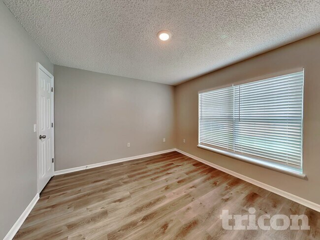 Building Photo - 649 Doe Cove Pl