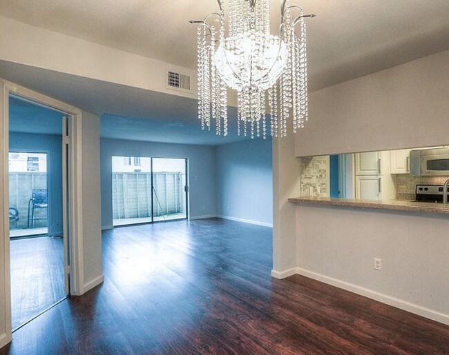 Primary Photo - 3015 Walnut Bend Ln