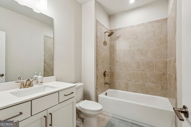 Building Photo - 1368 Live Oak Ln