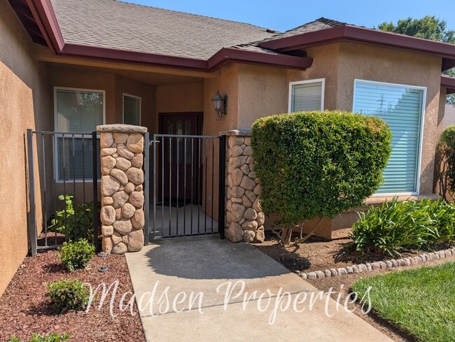 Building Photo - 7 Redeemers Loop