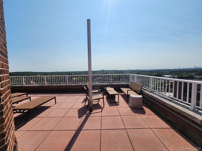 Building Photo - 107-40 Queens Blvd