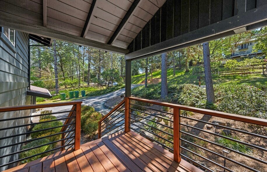 Building Photo - 18509 Alexandra Way