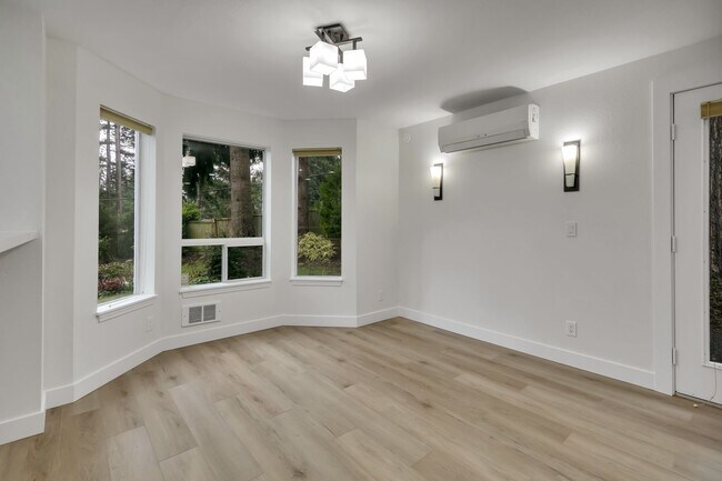 Building Photo - 7143