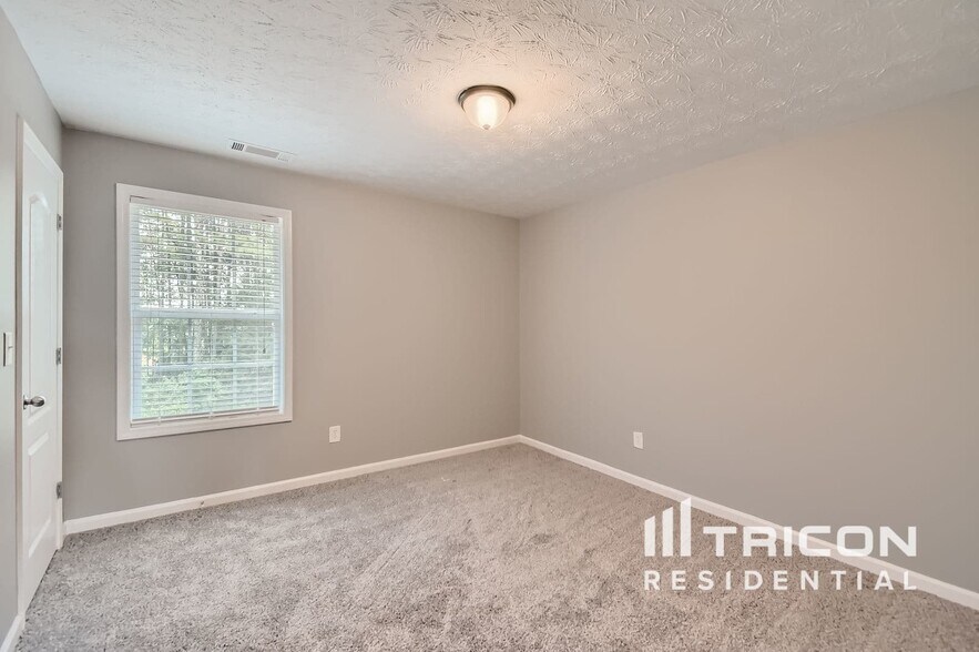 Building Photo - 142 Nobility Ln