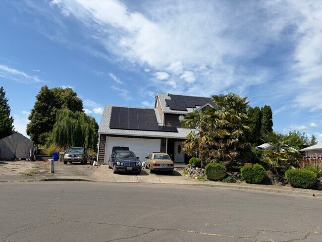 Building Photo - D-1163
