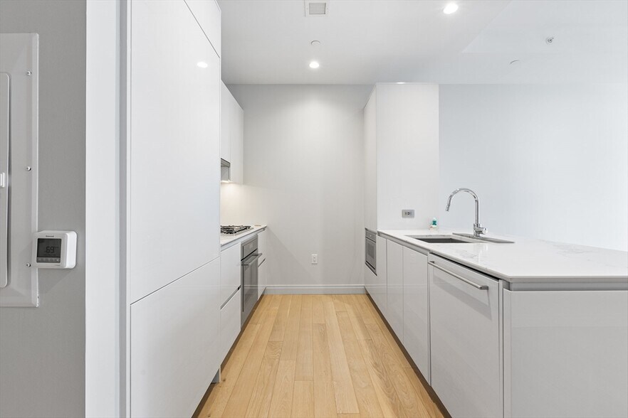 Building Photo - 133 Seaport Blvd