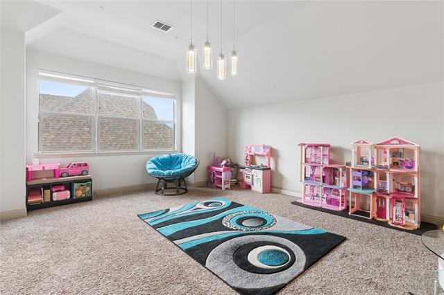 Building Photo - 8212 Oakwood Dr