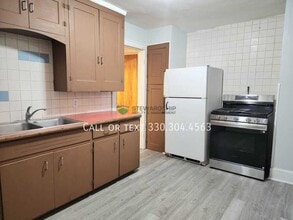 Building Photo - 1628 E Market St