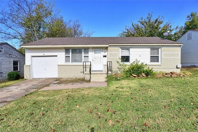 Building Photo - Remodeled 3 Bedroom House