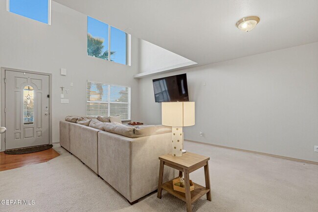 Building Photo - 2329 Honey Dew St