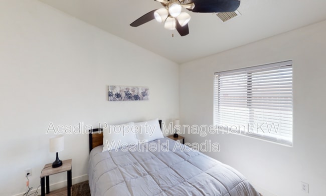 Building Photo - 571 N 10th Pl