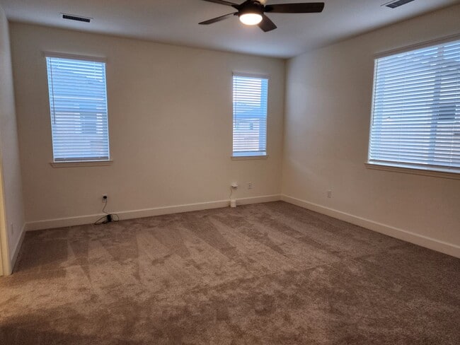 Building Photo - New 4 bedroom  home in Heybourne Meadows area of Minden.