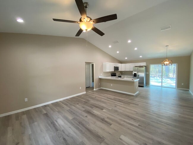 Building Photo - Beautiful Home Desirable SW Ocala Neighborhood 3/2/2 **WON"T LAST**