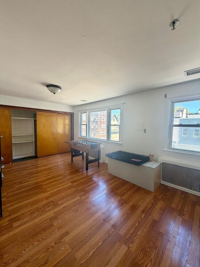 Building Photo - 73 Congress St