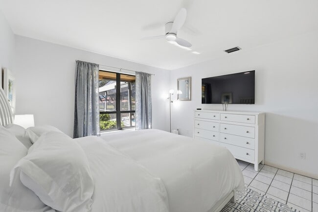 Building Photo - 3 Old Fence Rd