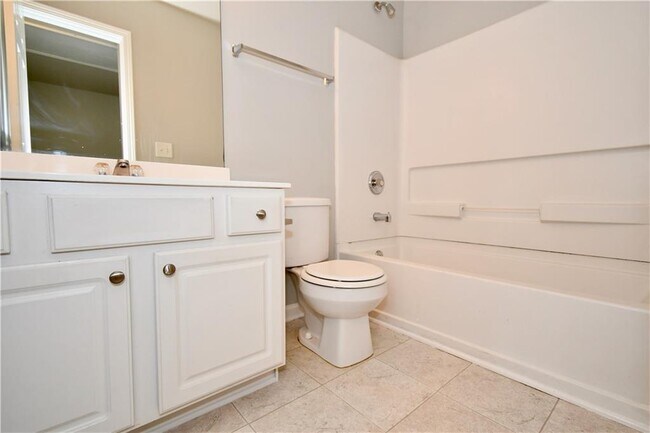 Building Photo - 1010 Prestwyck Ct