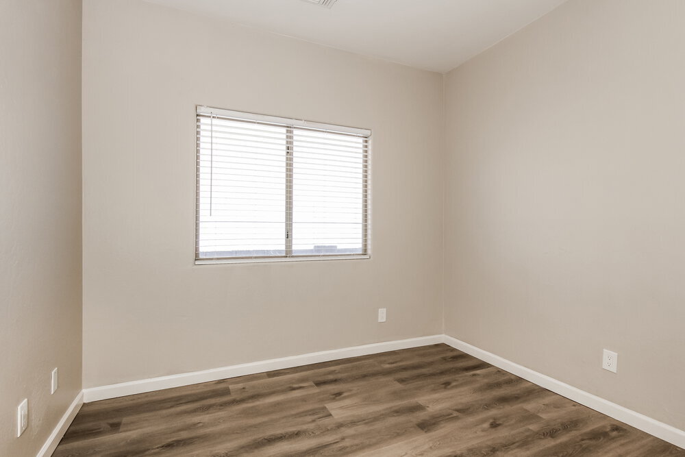 Building Photo - 1607 S 79th Ln