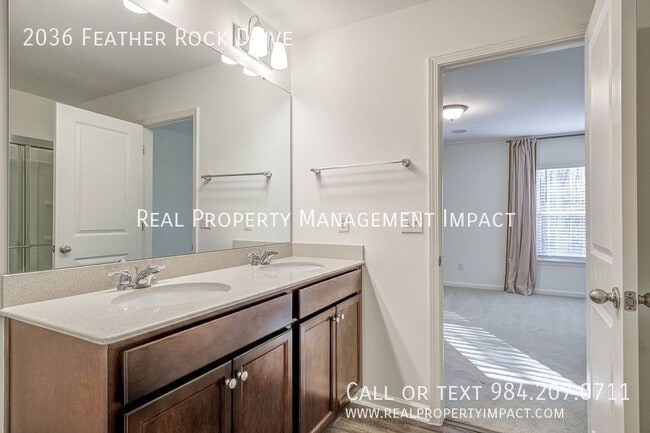 Building Photo - 2036 Feather Rock Dr