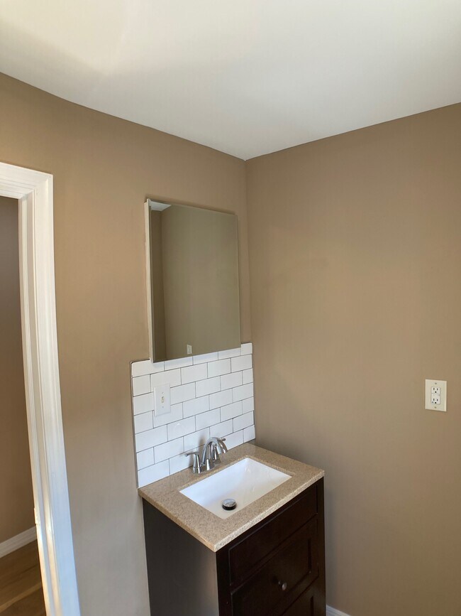 Building Photo - 4523 Parrish St