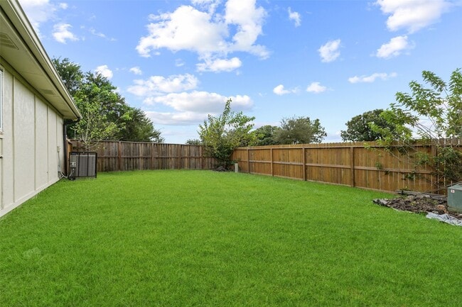 Building Photo - 6011 Beaconridge Dr