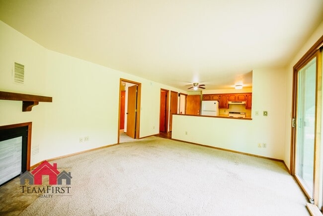 Building Photo - 488 S Good Hope Rd