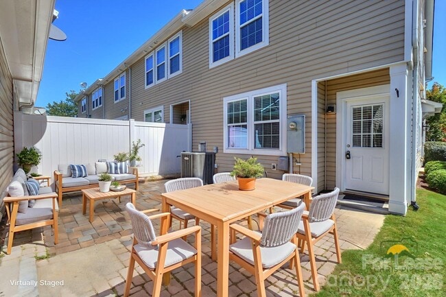 Building Photo - 8273 Viewpoint Lane